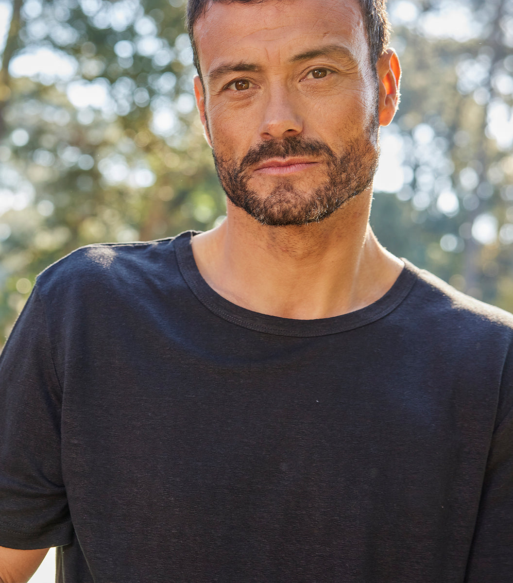T-shirt Homme en Lin Noir - L'intemporel