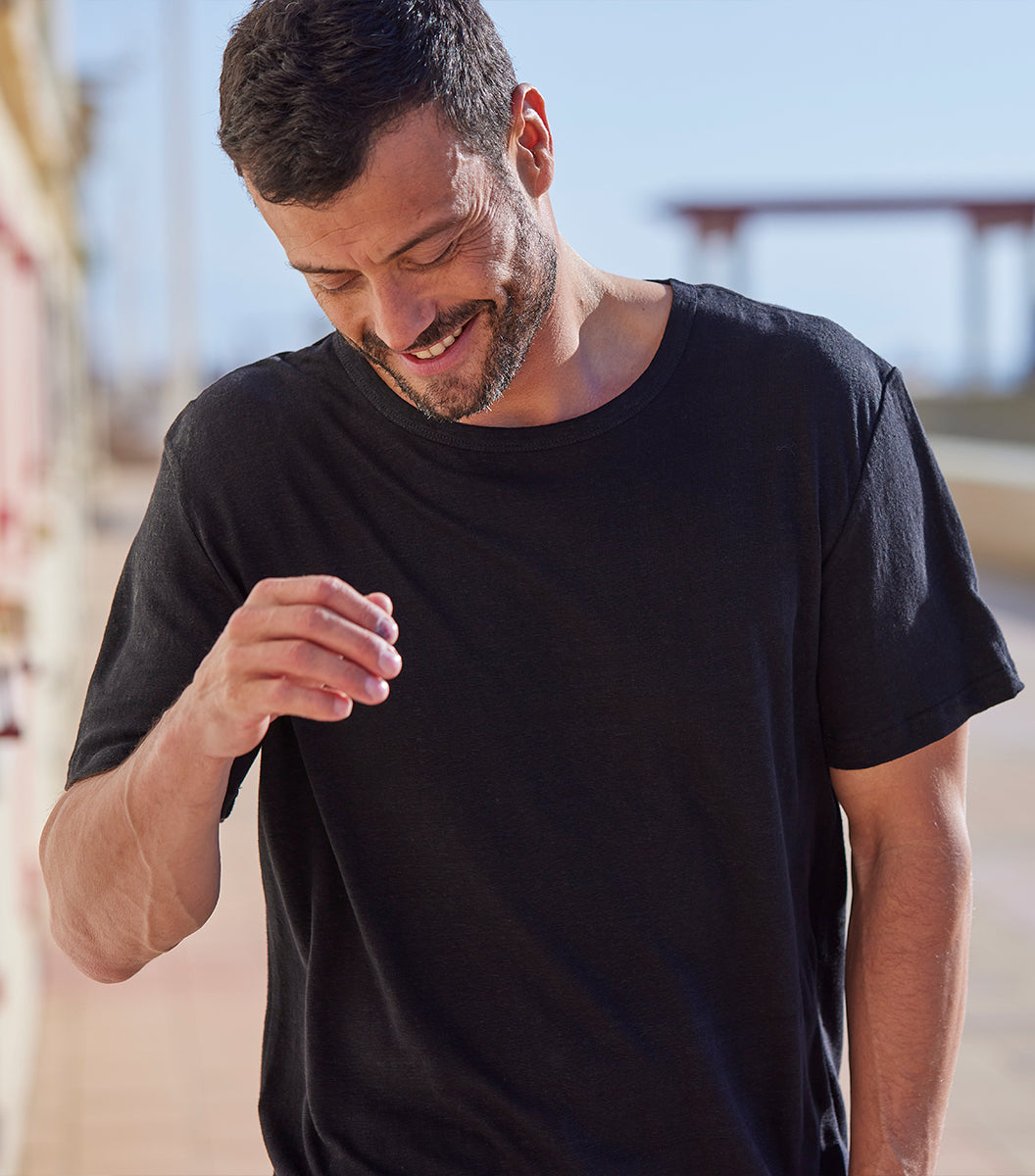 T-shirt Homme en Lin Noir - L'intemporel